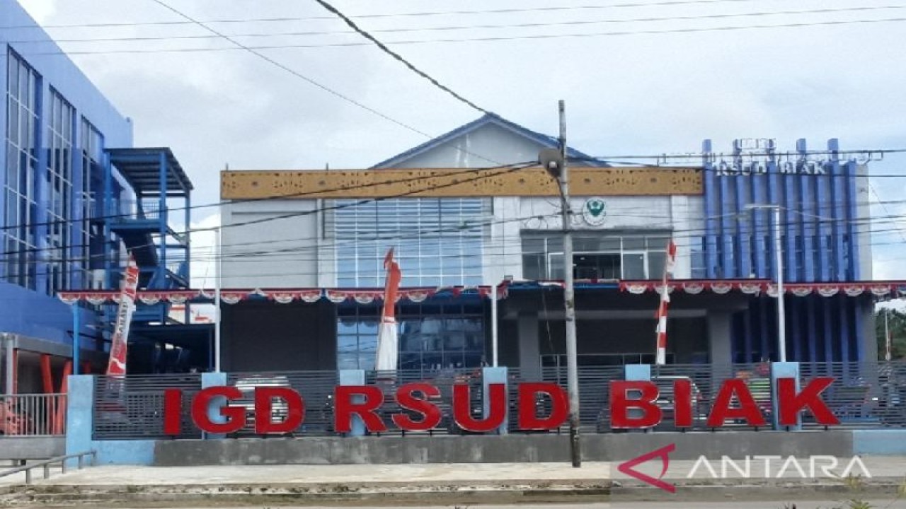 Gedung baru Instalasi Gawat Darurat RSUD Biak sudah mulai dioperasikan melayani pasien berobat 24 jam. ANTARA/Muhsidin