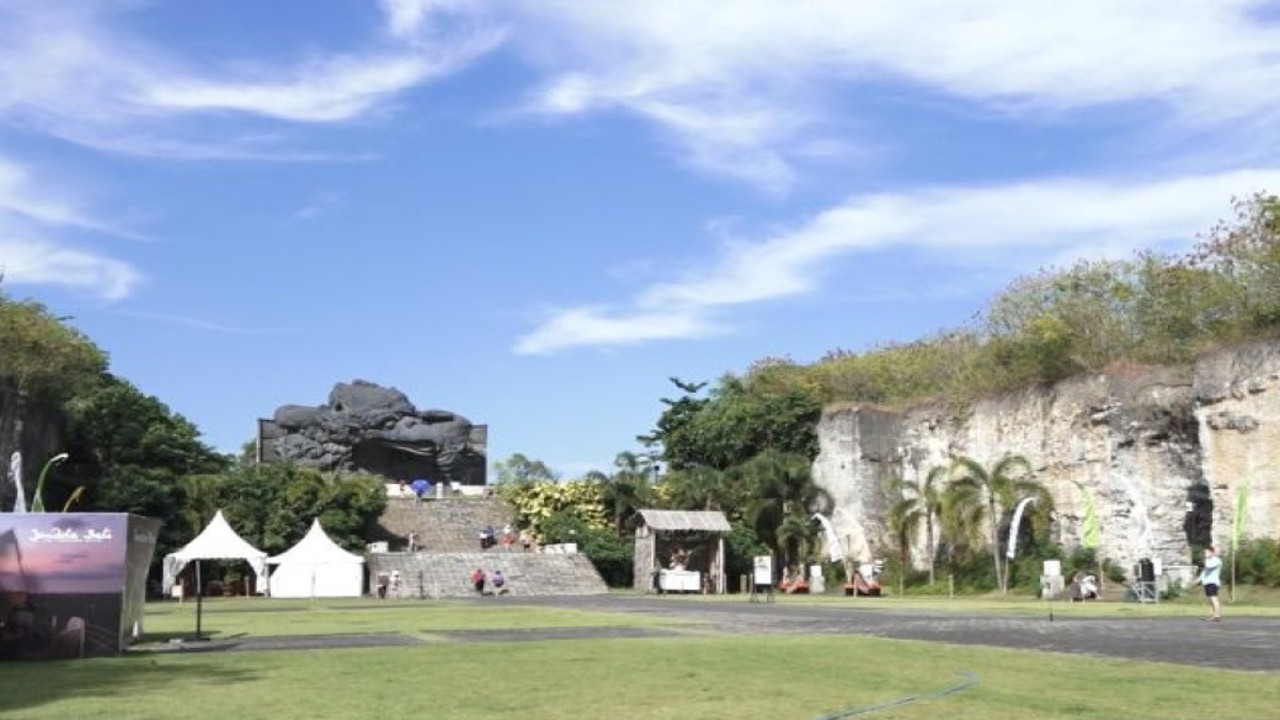 Ilustrasi Lotus Pond di GWK, Nusa Dua, Bali (25/05/2022) (Antara / Azis Kurmala)