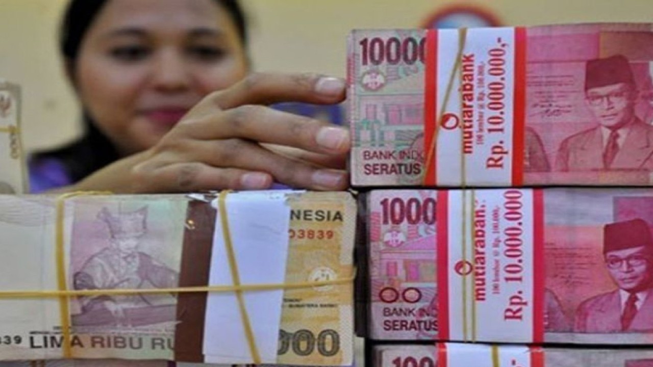 Ilustrasi - Rupiah melemah terhadap dolar AS. (ANTARA/Yudhi Mahatma/pri)