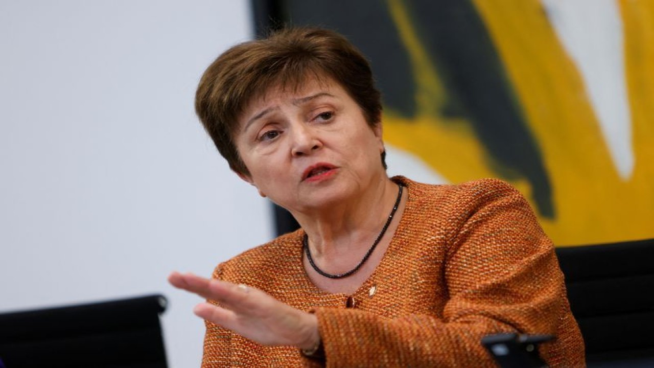 Direktur Pelaksana Dana Moneter Internasional (IMF) Kristalina Georgieva menghadiri konferensi pers setelah pertemuan di Kanselir Federal di Berlin, Jerman 29 November 2022. ANTARA/REUTERS/Michele Tantussi