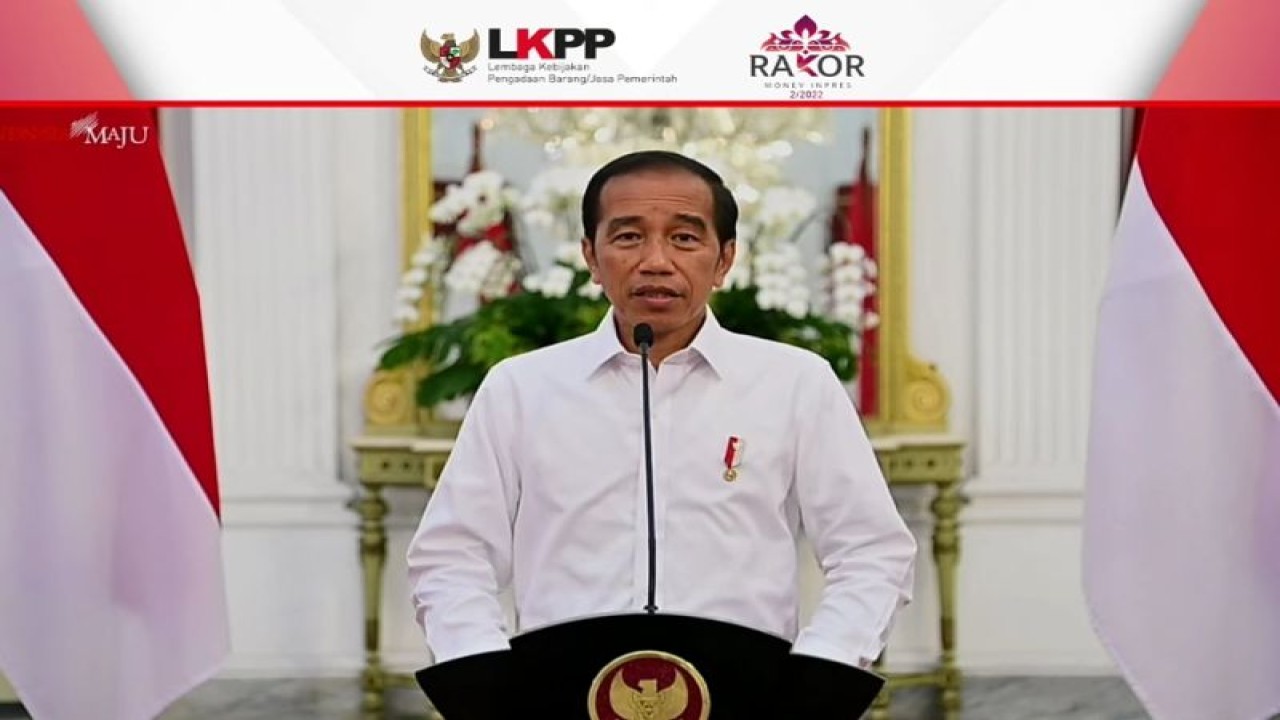 Tangkapan layar Presiden RI Joko Widodo memberikan arahan secara daring pada acara Rapat Koordinasi Monev Inpres 2 Tahun 2022 yang disaksikan melalui kanal YouTube Lembaga Kebijakan Pengadaan Barang/Jasa Pemerintah (LKPP) di Jakarta, Selasa (29-11-2022). ANTARA/Rangga Pandu Asmara Jingga