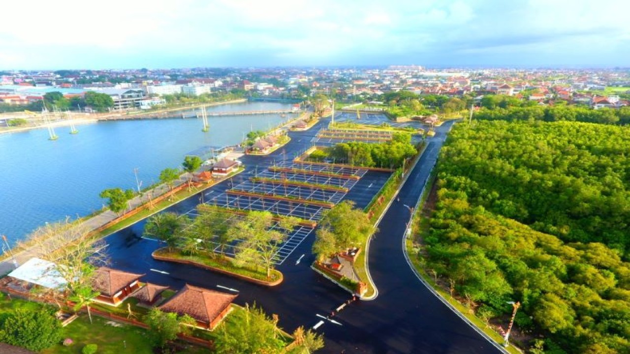 Kawasan Tahura Mangrove Ngurah Rai Bali usai dilakukan penataan dalam rangka mendukung perhelatan KTT G20 di Bali. ANTARA/HO-Waskita Karya
