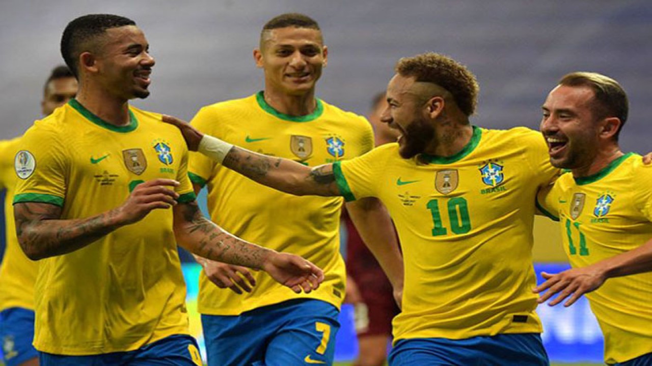 Arsip - Neymar (kedua kanan) melakukan selebrasi usai cetak gol kedua Brazil dalam pertandingan perdana Copa America 2021 lawan Venezuela di Mane Garrincha Stadium, Brasilia pada 14 Juni 2021. ANTARA/AFP/NELSON ALMEIDA/pri.