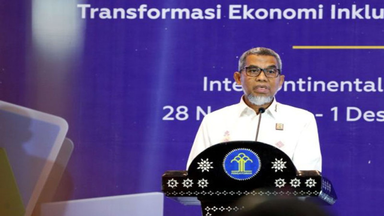 Pelaksana Tugas (Plt) Direktur Kekayaan Intelektual DJKI Kemenkumham Razilu memberikan paparan peluncuran tiga fitur kekayaan intelektual baru, di Jakarta, Senin, (28/11/2022). ANTARA/HO-Humas DJKI Kemenkumham