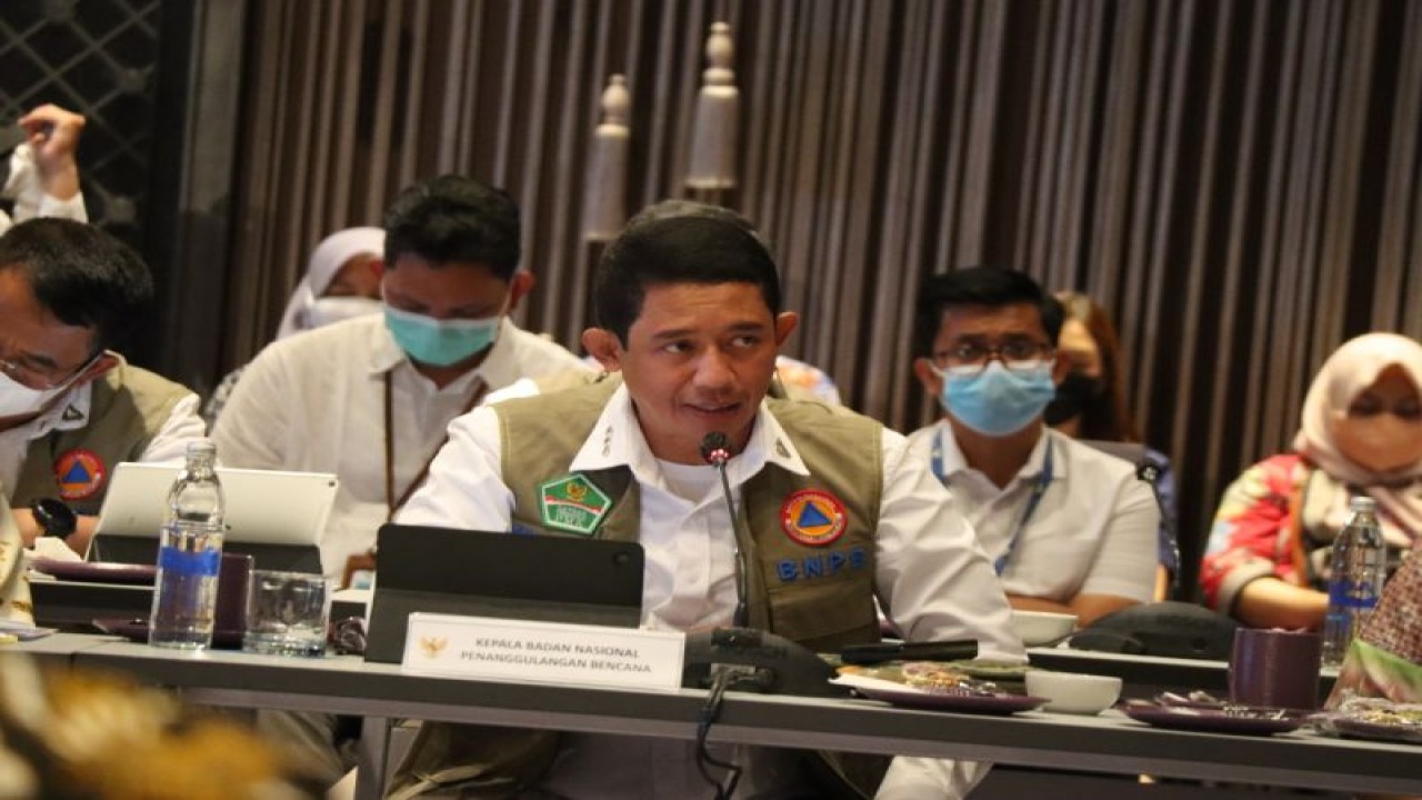 Kepala BNPB Letjen TNI Suharyanto pada Rapat Koordinasi Persiapan Infrastruktur, Logistik, Media dan Komunikasi, Keamanan, Side Event dan Kesehatan di Hotel Renaissance Bali, Nusa Dua, Kamis (10/11/2022). (ANTARA/HO-BNPB)