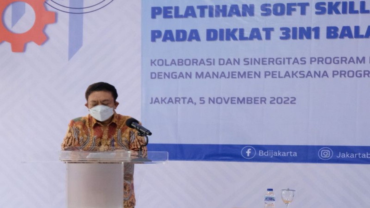 Kepala Badan Pengembangan Sumber Daya Manusia Industri (BPSDMI) Arus Gunawan memberikan sambutan pada acara pembukaan pelatihan soft skill pada program Diklat 3 in 1 di BDI Jakarta. (ANTARA/ HO Biro Humas Kementerian Perindustrian)