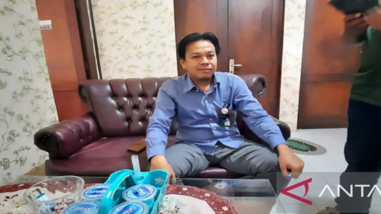 Kepala Bulog OKU, Julkhaidar Romadhon. (ANTARA/Edo Purmana/22)