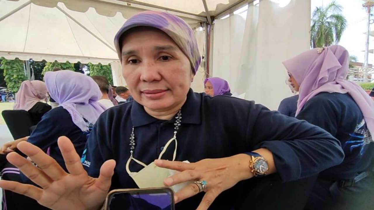 Kepala Dinas Lingkungan Hidup Provinsi Lampung Emilia Kusumawati saat memberi keterangan. ANTARA/Ruth Intan Sozometa Kanafi.