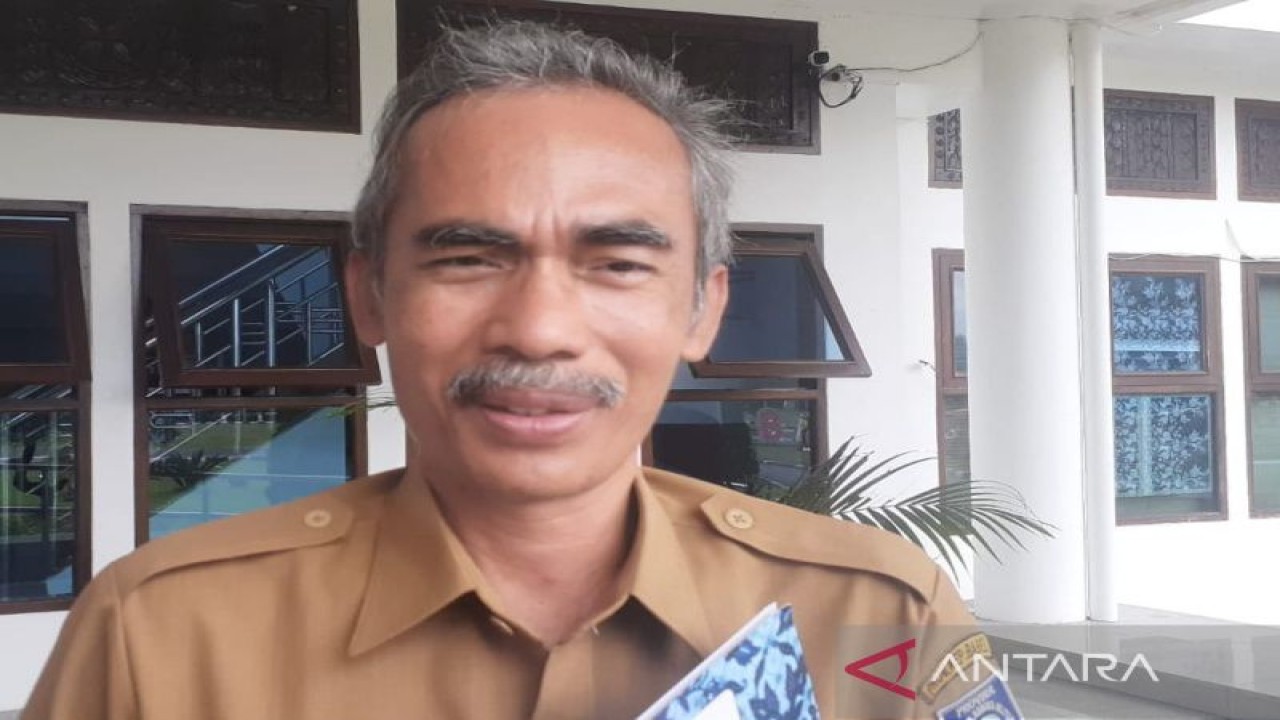Kepala Dinas Pemberdayaan Perempuan, Perlindungan Anak, Kependudukan, Pencatatan Sipil dan Pengendalian Penduduk, Keluarga Berencana (DP3ACSKB) Provinsi Kepulauan Babel Asyraf Suryadin. (ANTARA/ Donatus Dasapurna)