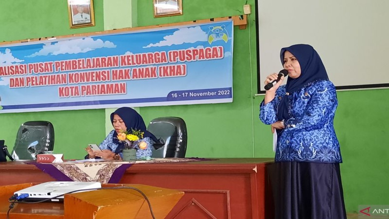 Kepala Dinas Pemberdayaan Perempuan Perlindungan Anak dan Keluarga Berencana Pariaman, Sumbar, Gusniyetti Zaunit. (FOTO ANTARA/Aadiaat MS)