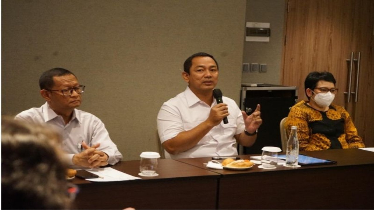 Kepala LKPP Hendrar Prihadi dalam FDG terkait naskah akademik dalam proses penyusunan Rancangan Undang-Undang (RUU) tentang pengadaan barang/jasa publik yang ditargetkan masuk prioritas program legislasi nasional 2023. (ANTARA/HO LKPP)