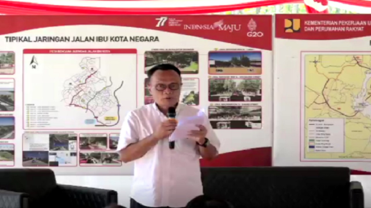 Tangkapan layar - Ketua Bidang Pelaksanaan Jasa Konstruksi Satgas Pelaksanaan Pembangunan Infrastruktur IKN Kementerian PUPR Trisasongko Widianto dalam seminar daring yang dipantau di Jakarta, Jumat (11/11/2022). ANTARA/Aji Cakti