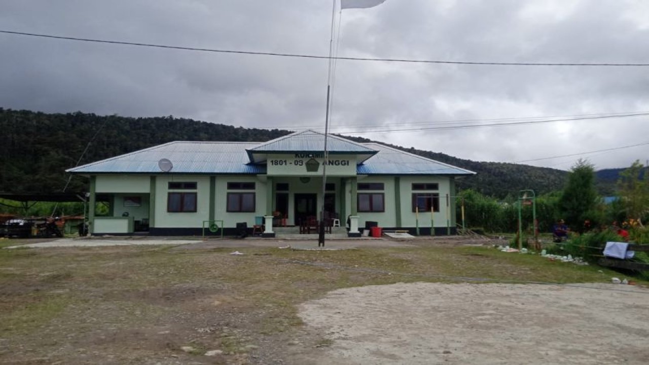 Bangunan yang digunakan oleh Kodim persiapan Pegunungan Arfak. ANTARA/HO-Penerangan Kodam XVIII/Kasuari