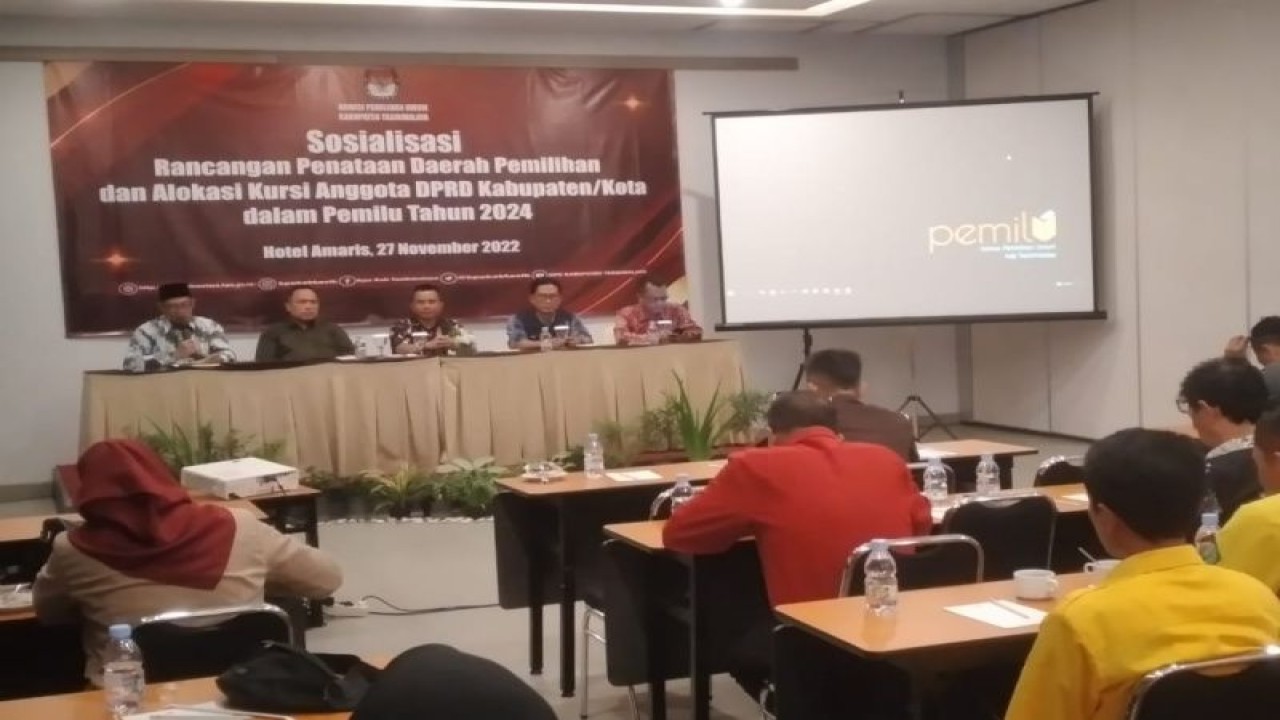 KPU Kabupaten Tasikmalaya menggelar kegiatan sosialisasi rancangan penataan daerah pemilihan dan alokasi kursi anggota DPRD Kabupaten/Kota dalam Pemilu tahun 2024 di Tasikmalaya. ANTARA/HO-KPU Tasikmalaya