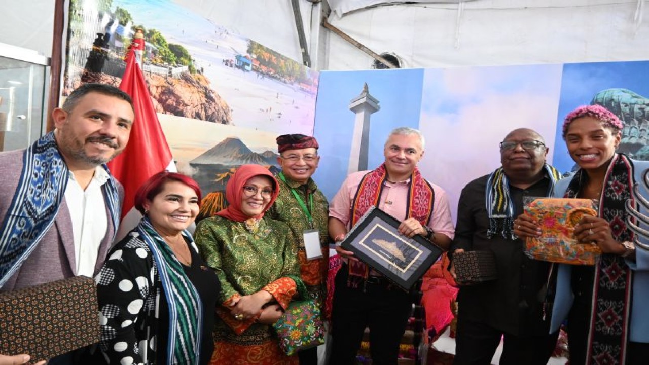 KBRI Caracas berpartisipasi dalam Pameran Pariwisata Internasional Venezuela (Feria Internacional del Turismo Venezuela/FITVEN) yang berlangsung di Puerto La Cruz, Anzoategui, Venezuela pada 24-28 November 2022. (ANTARA/HO-KBRI Caracas)