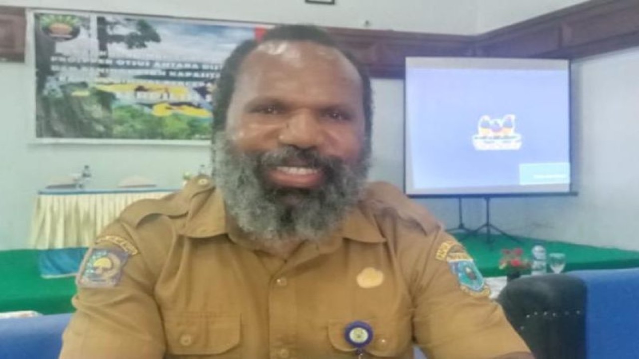 Kepala Bidang Perencanaan Otonomi Khusus (Otsus) Bappeda Papua Barat Legius Wanimbo (ANTARA/HO-Isabela Wisang)