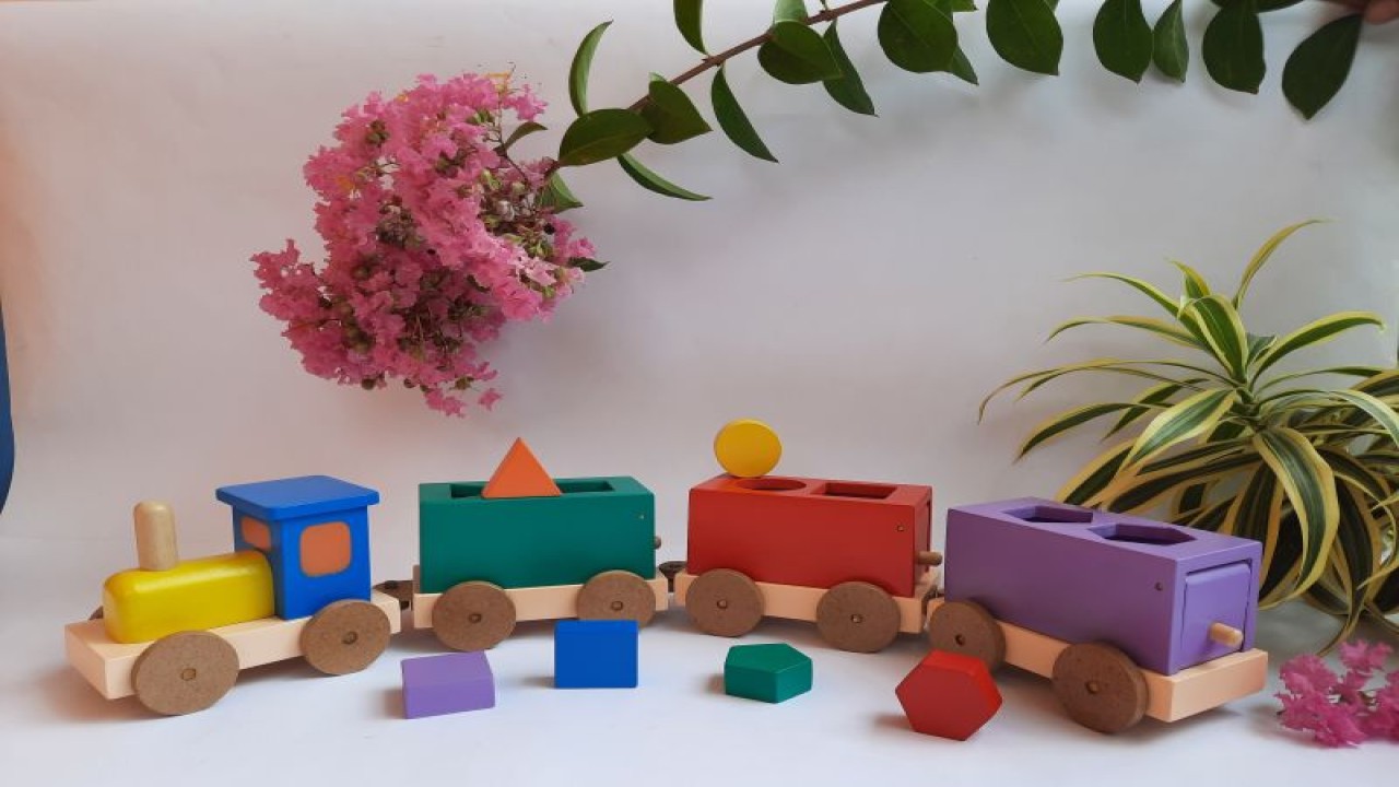 Salah satu produksi mainan edukasi dari ABC Woodentoys. (ANTARA/ HO Shopee)