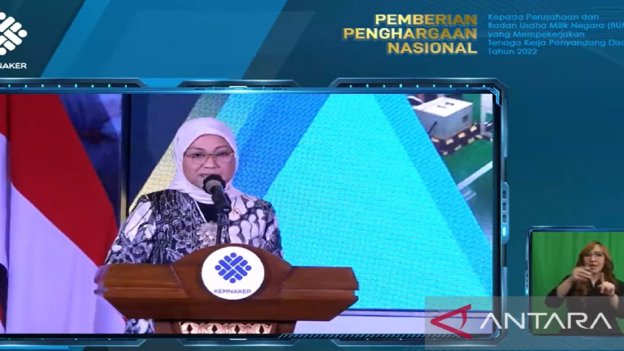 Tangkapan layar Menaker Ida Fauziyah dalam Pemberian Penghargaan Nasional kepada Perusahaan dan BUMN yang Mempekerjakan Disabilitas di Jakarta, Senin (21/11/2022) (FOTO ANTARA/Prisca Triferna)