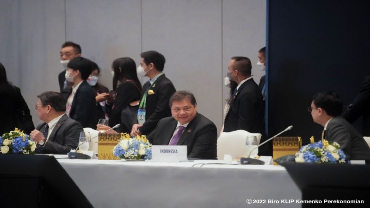 Menteri Koordinator Bidang Perekonomian Airlangga Hartarto dalam pertemuan tingkat menteri APEC di Bangkok, Thailand. (Kemenko Perekonomian)