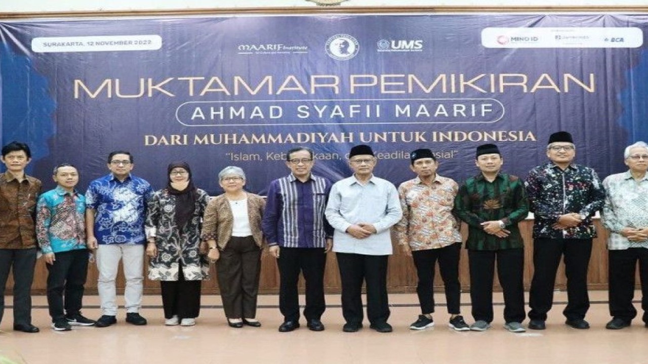 Para narasumber dalam kegiatan Muktamar Pemikiran Ahmad Syafii Maarif: Islam, Kebinekaan, dan Keadilan Sosial, di UMS, Solo, Jawa Tengah, Sabtu (12/11/2022). ANTARA/HO-Humas Maarif Institute