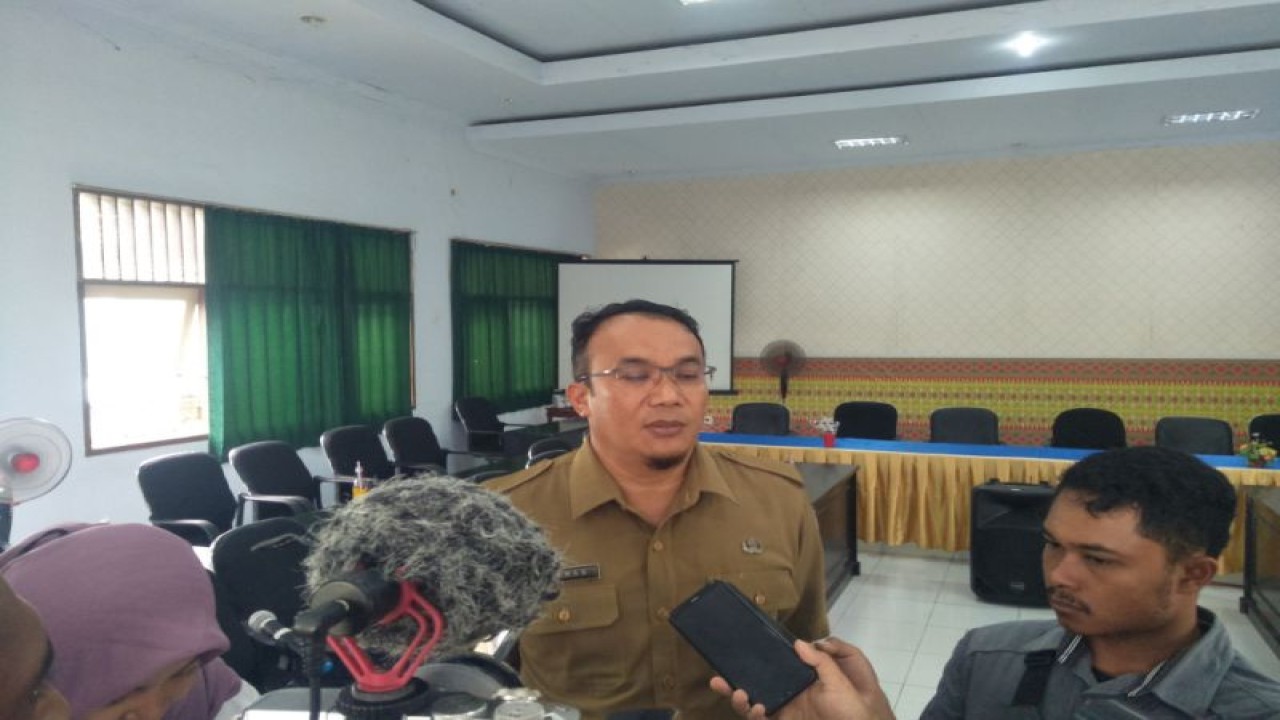 Kepala Dinas Pertanian Lombok Tengah, Nusa Tenggara Barat, Taufikurahman (FOTOANTARA/Akhyar)