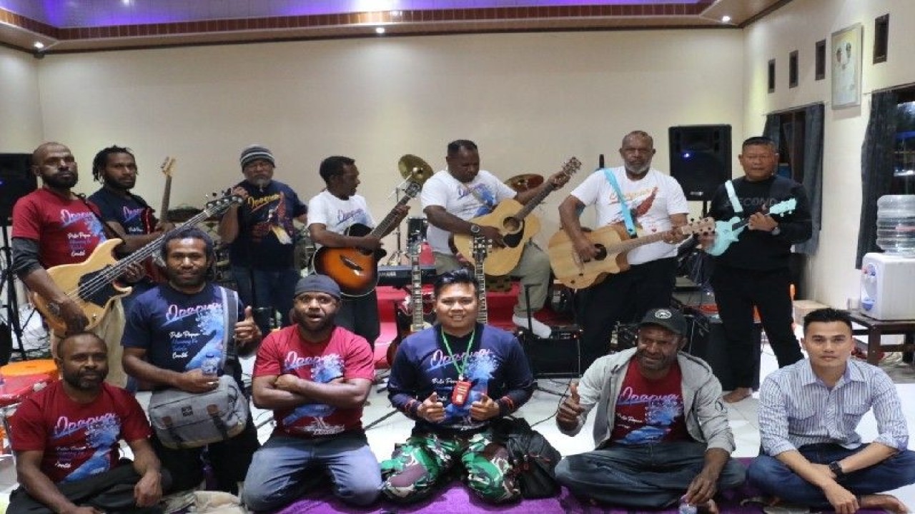 Panitia konser dan festival musik akustik yang dilaksanakan di Wamena, Papua Pegunungan, mulai 2-4 Desember. ANTARA/HO-Penerangan Korem 172/PWY