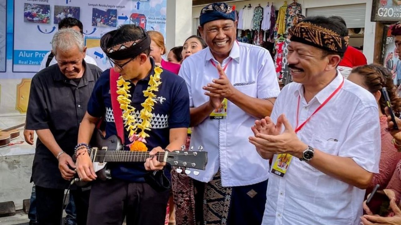 Menparekraf/Kabaparekraf Sandiaga Salahuddin Uno mengapresiasi penyelenggaraan Festival Pantai Jerman. (Kemenparekraf)