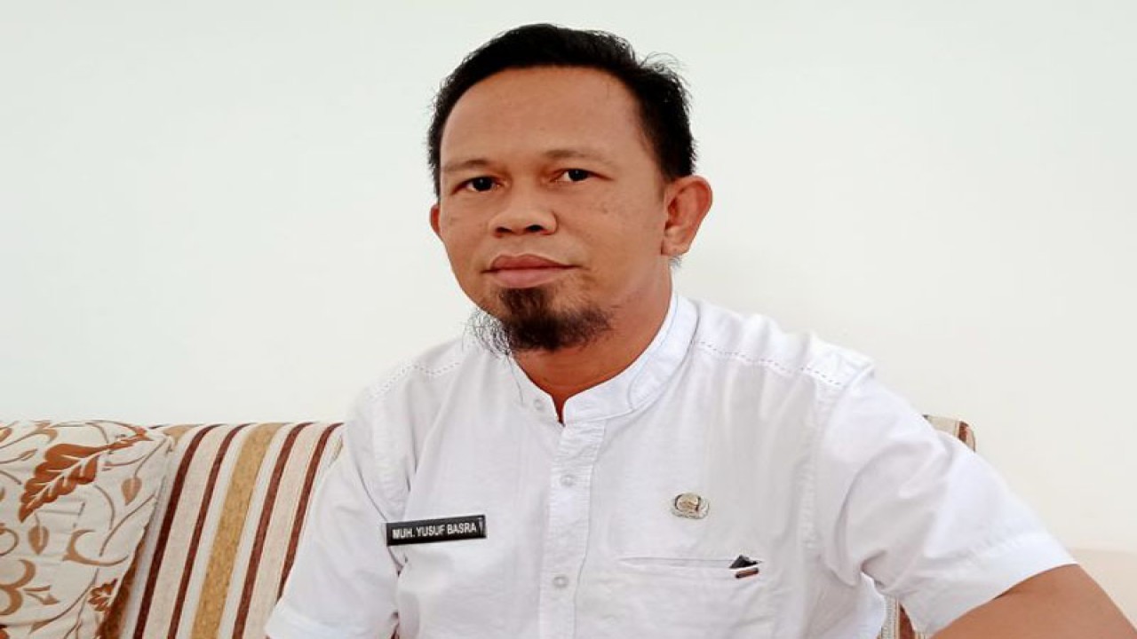 Pelaksana tugas Kepala Dispusip Kabupaten Penajam Paser Utara, Muhammad Yusuf Basra (ANTARA/Novi Abdi-Bagus Purwa)