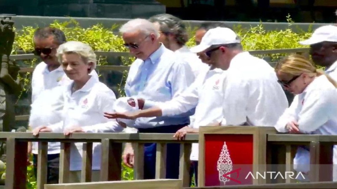 Penayangan film pendek dari PT. Kereta Api Indonesia dan sutradara Fajar Nugros "Bergerak Dengan Bahagia, Bergerak Untuk Indonesia" dan "Strangers with Memories" di Metropole, Jakarta, Selasa (15/11/2022) (ANTARA/Nanien Yuniar)