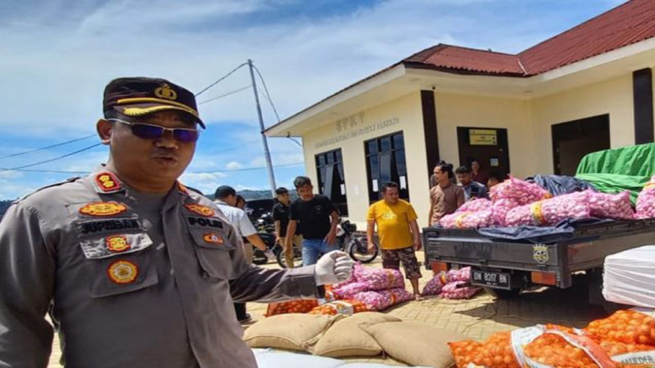 Polres Gorontalo Utara menyita 750 liter minuman keras jenis Cap Tikus asal Sulut tujuan Gorontalo. ANTARA/Susanti Sako