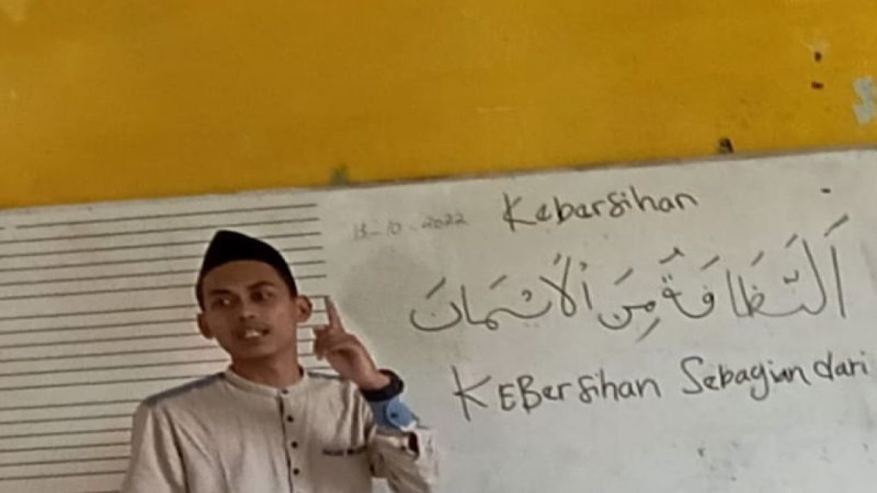 Guru di Kabupaten Lebak, Provinsi Banten berharap diangkat menjadi tenaga Pegawai Pemerintah dengan Perjanjian Kerja (PPPK), sehingga dapat meningkatkan kesejahteraan keluarga.ANTARA/Mansur