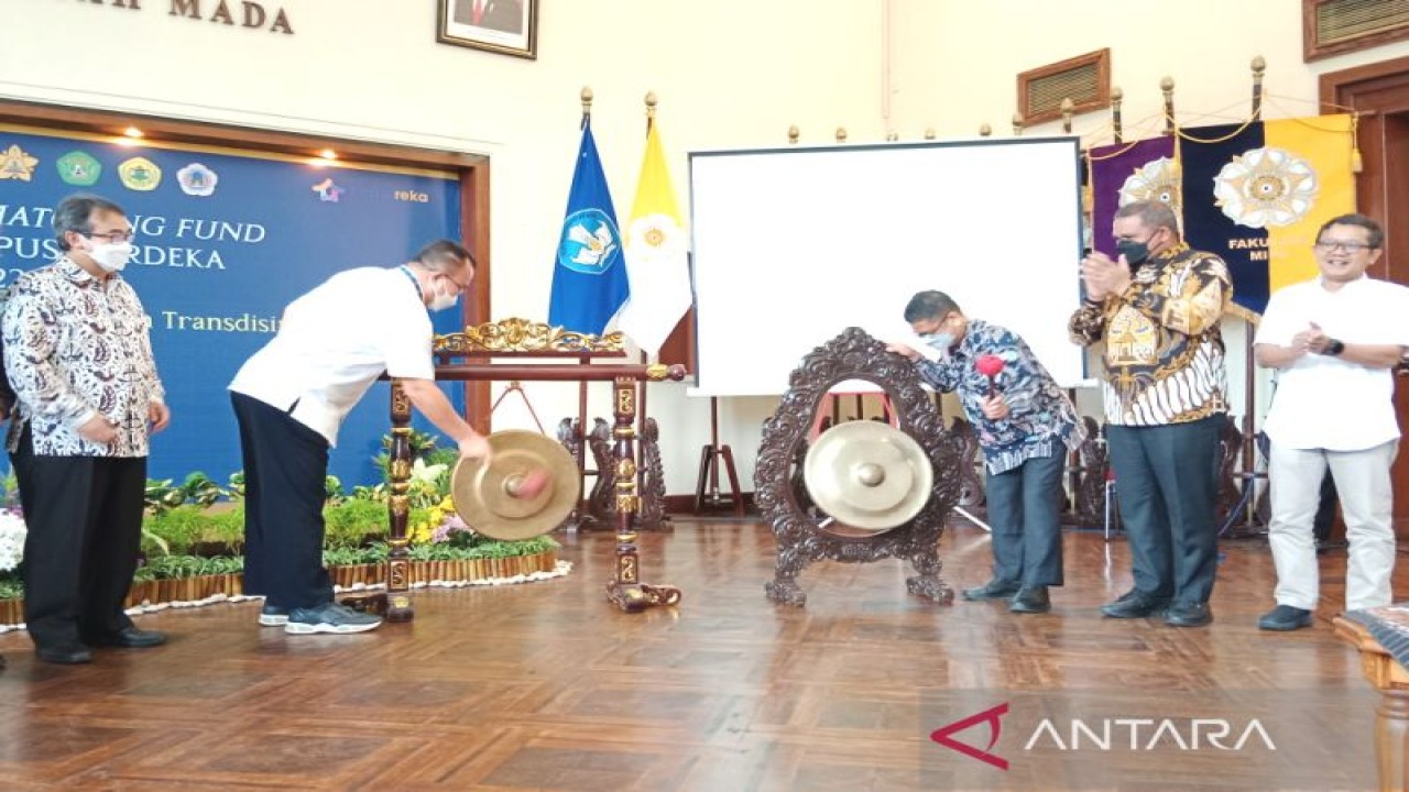 Konsorsium 10 perguruan tinggi negeri meluncurkan program Matching Fund Patriot Pangan Kampus Merdeka 2022, di Balai Senat, Universitas Gadjah Mada (UGM), Yogyakarta, Senin (14/11/2022). (ANTARA/Luqman Hakim)