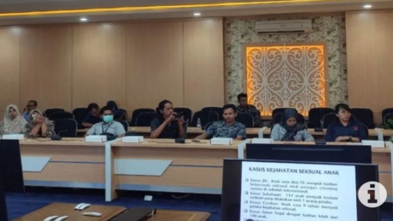 Rakor DP2KBP3A Kabupaten Paser sekaligus peluncuran program Bersama Lindungi Perempuan dan Anak atau disingkat "Beli Perak". (ANTARA/R. Wartono)