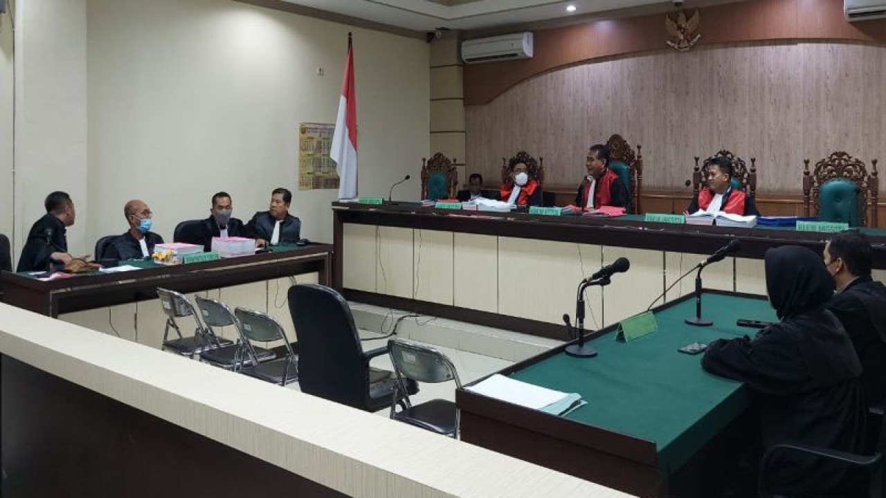 Sidang terdakwa perkara korupsi kredit refinancing pada perbankan BUMN cabang Marabahan digelar di Pengadilan Tipikor Banjarmasin, Senin (28/11/2022). (ANTARA/Firman)