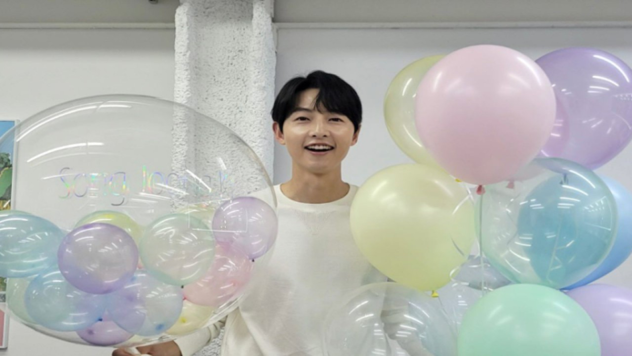 Song Joong Ki datang ke Indonesia menghadiri acara "Red Carpet Presented by Bukalapak". (ANTARA/HO/instagram @hi_songjoongki)