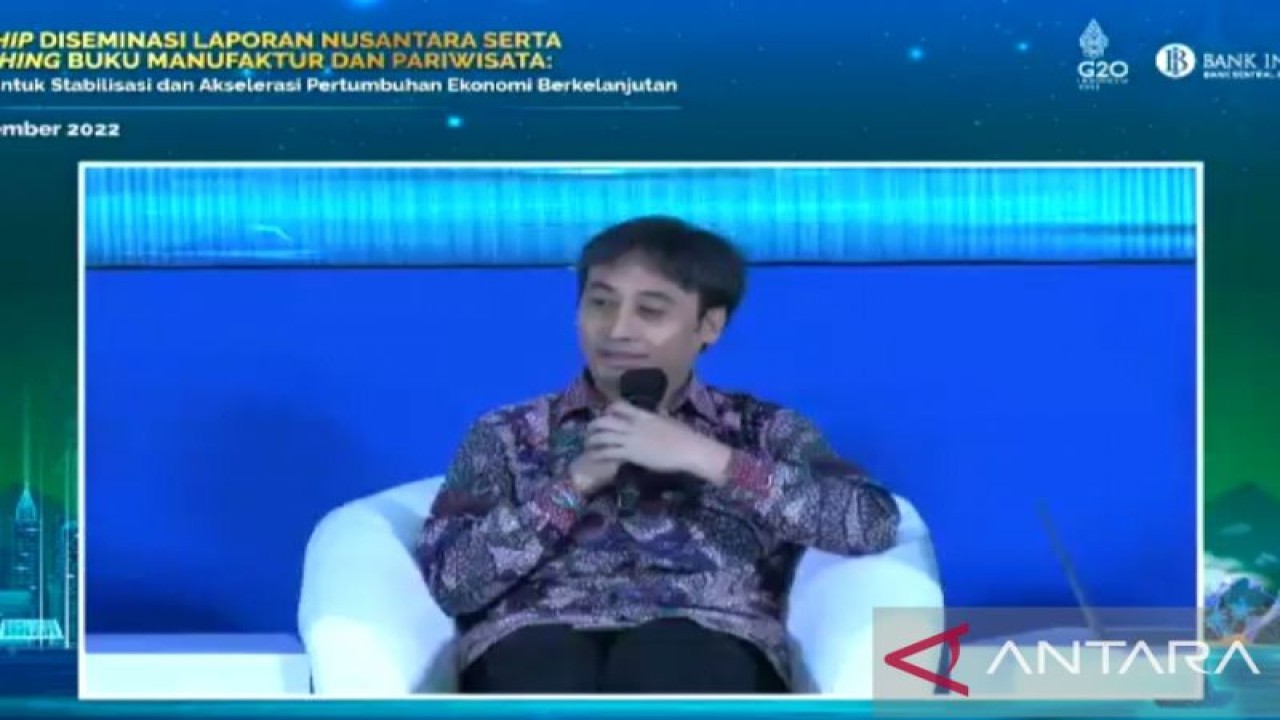 Tangkapan layar Ekonom dan Dekan Fakultas Ekonomi dan Bisnis Universitas Indonesia Teguh Dartanto dalam webinar, Jumat (18/11/2022). (ANTARA/Sanya Dinda)