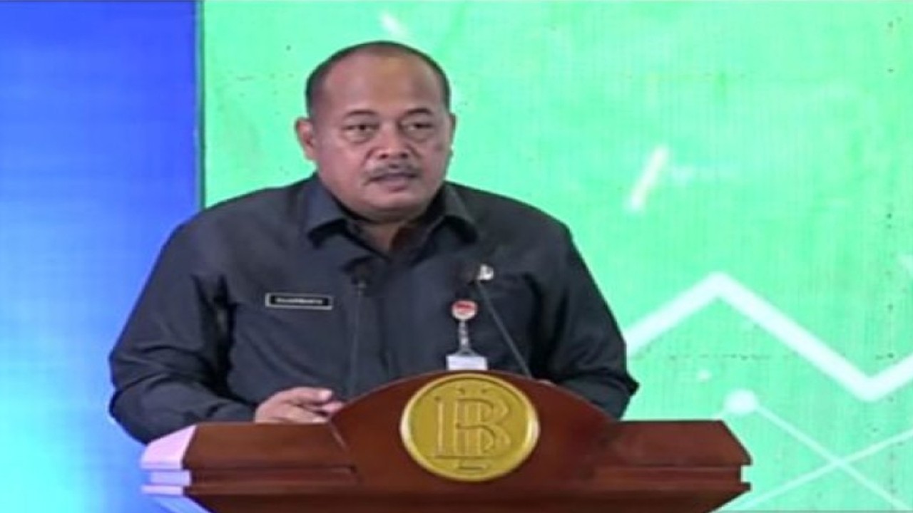 Tangkapan layar Plt Asisten Ekonomi dan Pembangunan Setda Jawa Tengah Sujarwanto Dwiatmoko dalam webinar Green Economy, Rabu (16/11/2022). ANTARA/Sanya Dinda
