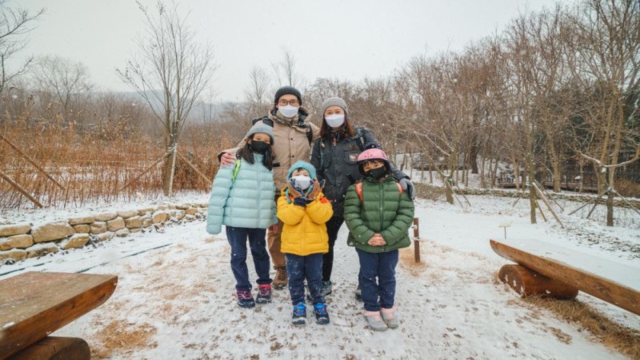Keluarga kreator konten Kimbab Family membagikan tiga rekomendasi untuk berlibur ke Korea Selatan saat musim dingin. (ANTARA/HO/Kimbab Family)