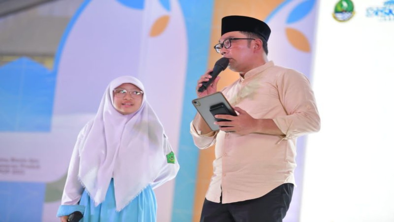 Gubernur Jawa Barat Ridwan Kamil menghadiri temu Bisnis dan Pameran Produk OPOP Tahun 2022 di Pondok Pesantren An Nur, Kota Bekasi, Senin (28/11/2022). (ANTARA/HO-Humas Pemda Jawa Barat)