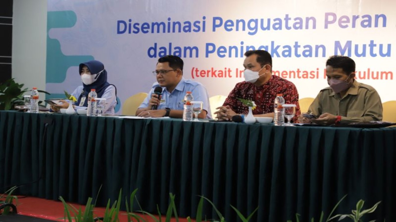 Wakil Bupati Sleman Danang Maharsa membuka Diseminasi Penguatan Peran Komite Sekolah yang diselenggarakan Dinas Pendidikan dan Dewan Pendidikan Sleman di Sleman, Selasa (15/11/22). ANTARA/HO-Bagian Prokopim Setda Sleman