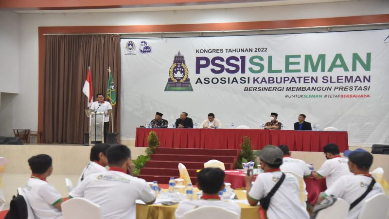 Wakil Bupati Sleman Danang Maharsa membuka Konggres Askap PSSI Sleman, Minggu (6/11/22). ANTARA/HO-Bagian Prokopim Setda Sleman