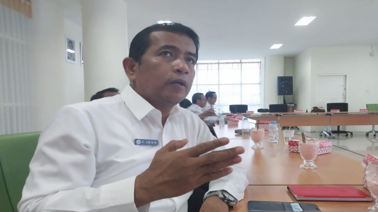 Wakil Rektor Bidang Akademik dan Pengembangan Lembaga UIN Palu Prof Abidin Djafar (ANTARA/Muhammad Hajiji)