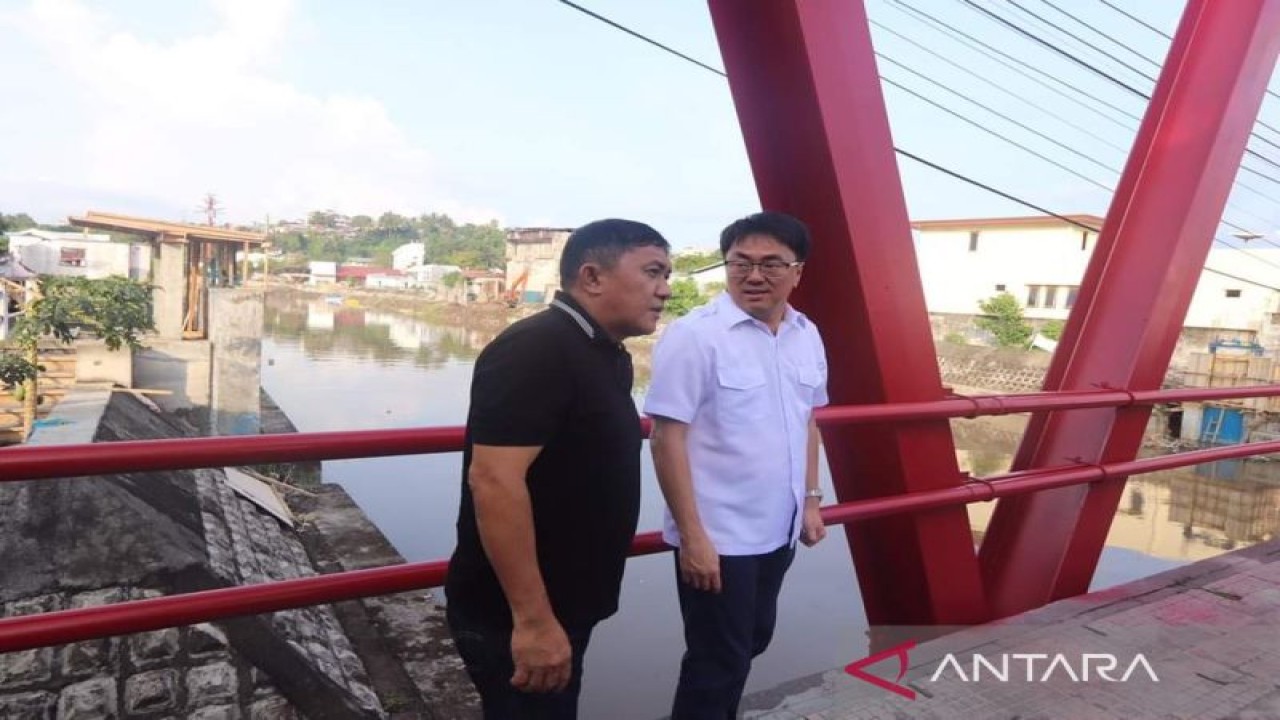 Walikota Manado Andrei Angouw, di Manado, Jumat (21/10/2022). ANTARA/Nancy L Tigauw.