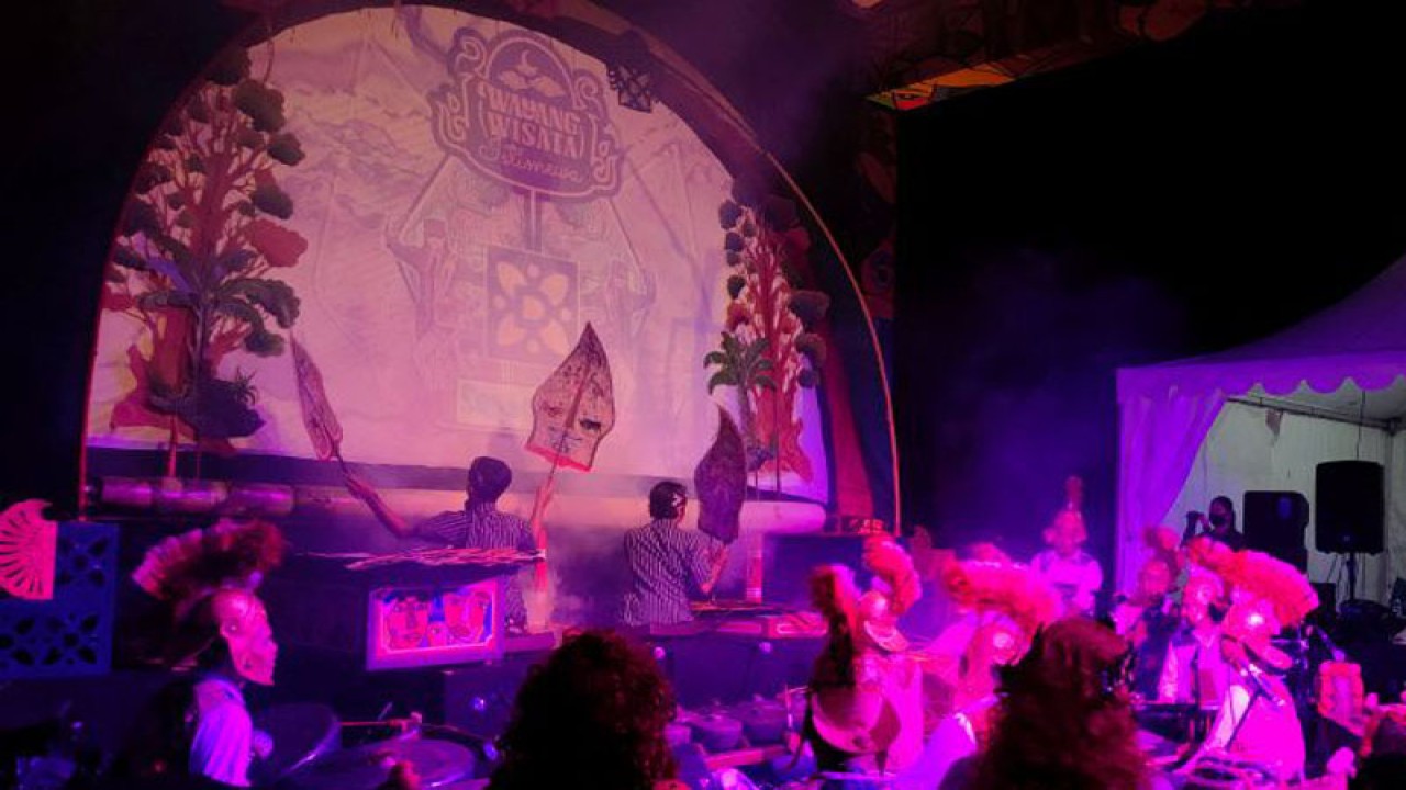 Wayang wisata istimewa di Kulon Progo. (ANTARA/Sutarmi)