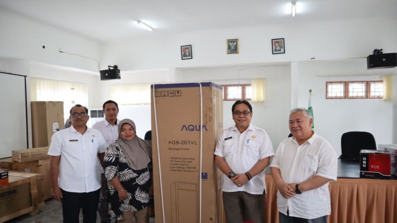 22 pelaku UMKM di Belitung Timur terima bantuan alat produksi, Kamis (29/12) (ANTARA/HO-Diskominfo)