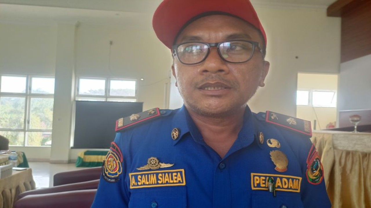 Kepala Bidang Pemadam Kebakaran pada Satuan Polisi Pamong Praja dan Pemadam Kebakaran Parigi Moutong, A Salim Sialea . ANTARA/Moh Ridwan