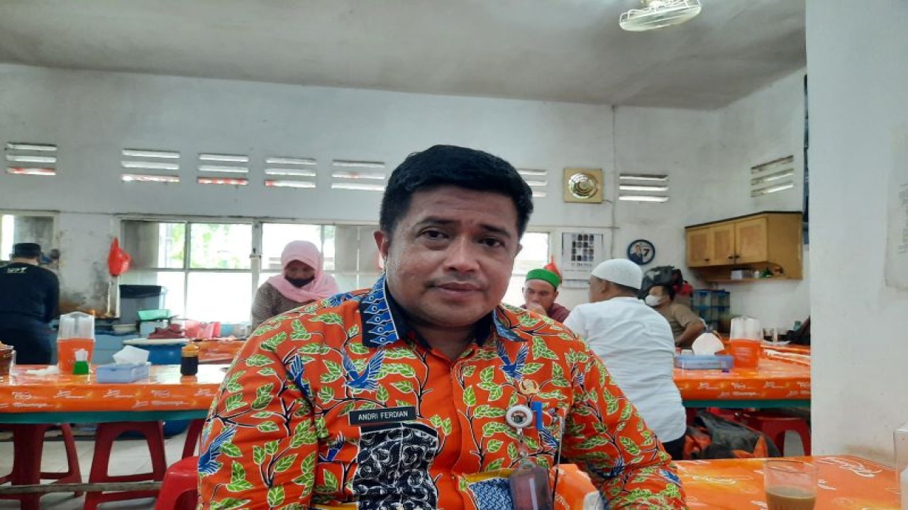 Camat Gambir Andri Ferdian di Jakarta Pusat, Jumat (16/12/2022). ANTARA/Ulfa Jainita