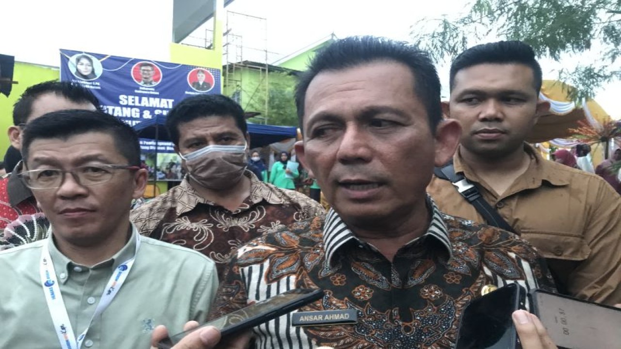 Gubernur Kepri Ansar Ahmad (ANTARA/Yude)