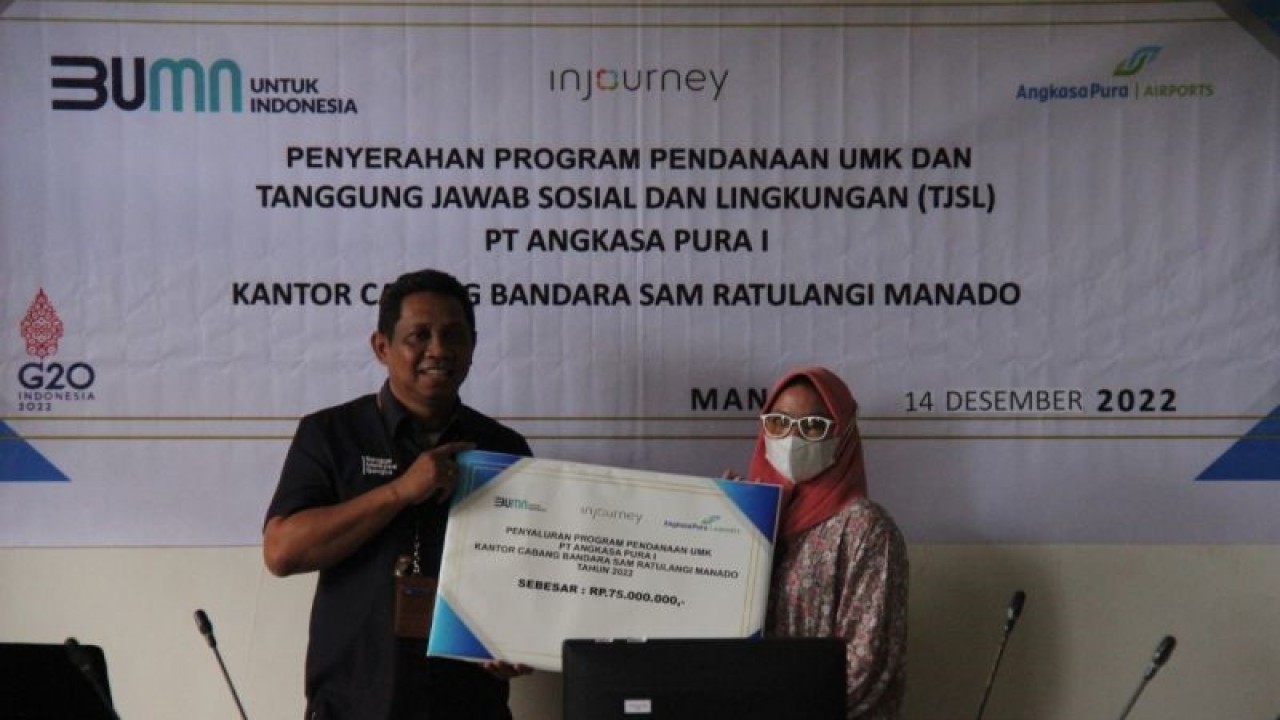 Pendanaan ini diberikan secara simbolis oleh General Manager PT Angkasa Pura I (Persero) Bandar Udara Sam Ratulangi Manado, Minggus E T Gandeguai, di ruang rapat Pierre Tendean, di Manado, Sabtu (17/12/2022). ANTARA/Nancy L Tigauw. (1)