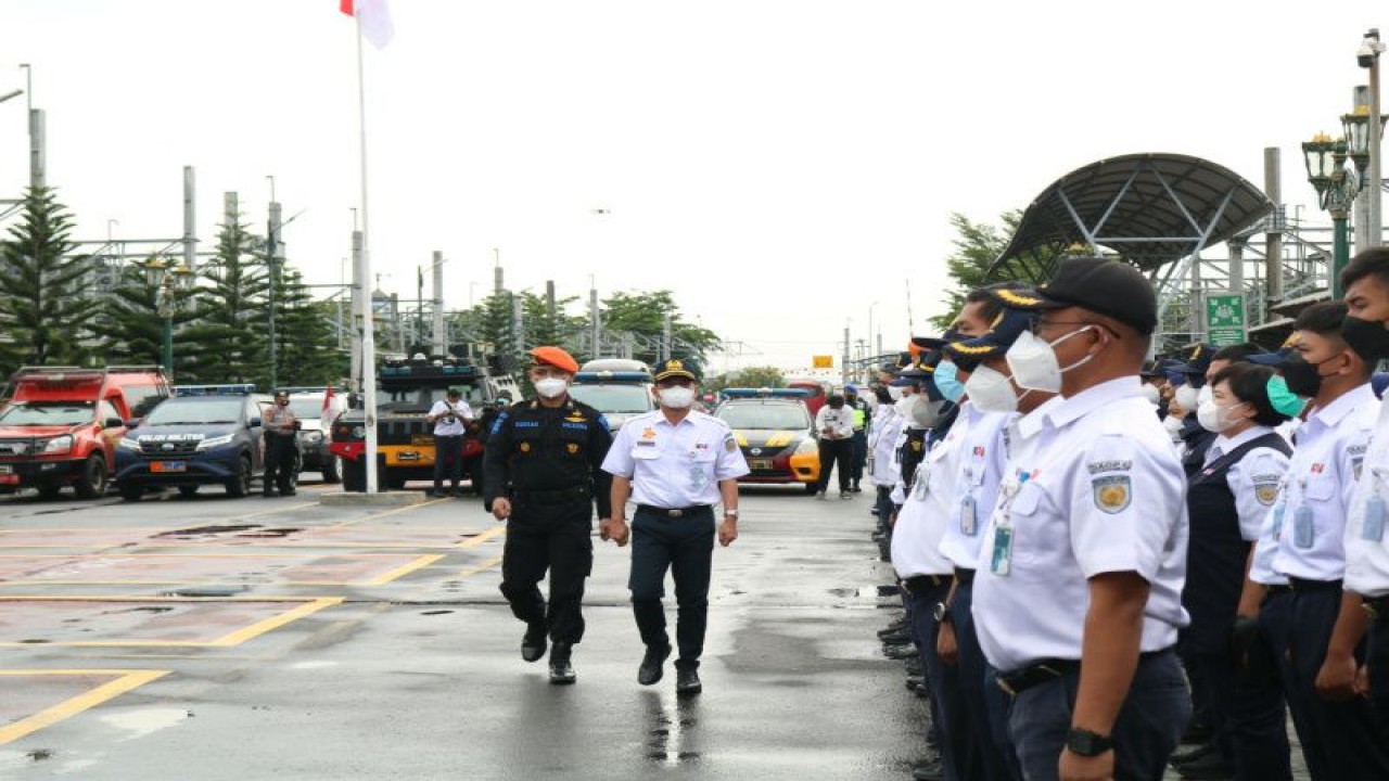 Apel Gelar Pasukan Angkutan Natal dan Tahun Baru 2022/2023 di Stasiun Yogyakarta, Kamis (22/12/2022). ANTARA/HO-PT KAI (Persero)